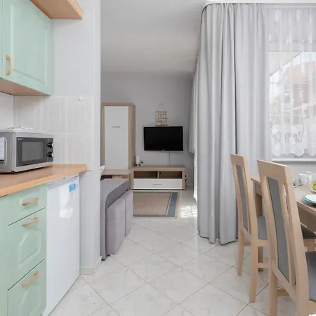 By The Port Of By Renters *